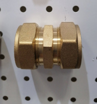 Муфта обжим латунь 20х20 (для трубы нержавейка)